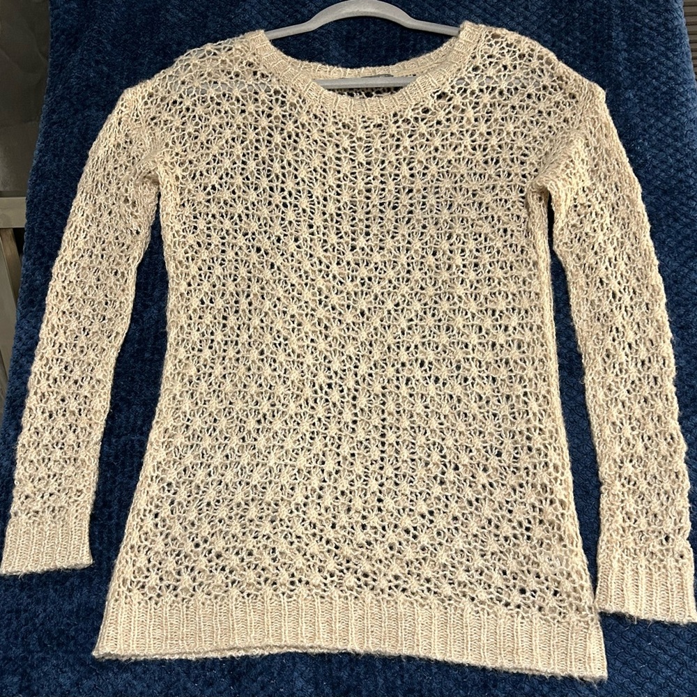 Rubbish brand open weave, crochet tunic. Super soft!